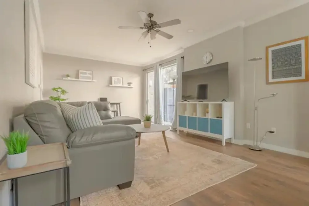 2100 Tanglewilde Street #77 Houston, TX 77063