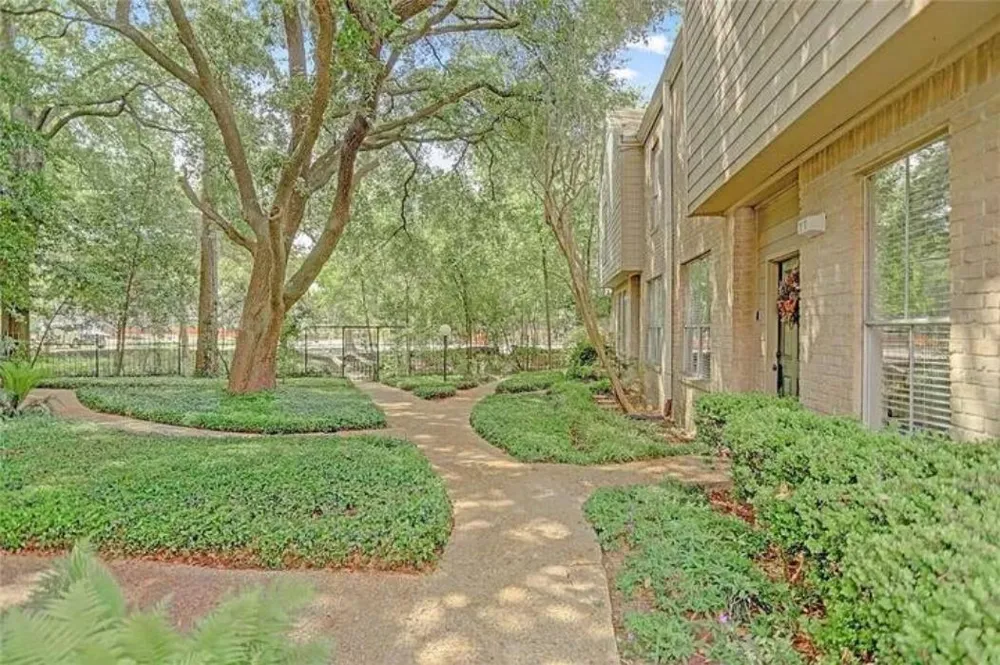 2100 Tanglewilde Street #77 Houston, TX 77063