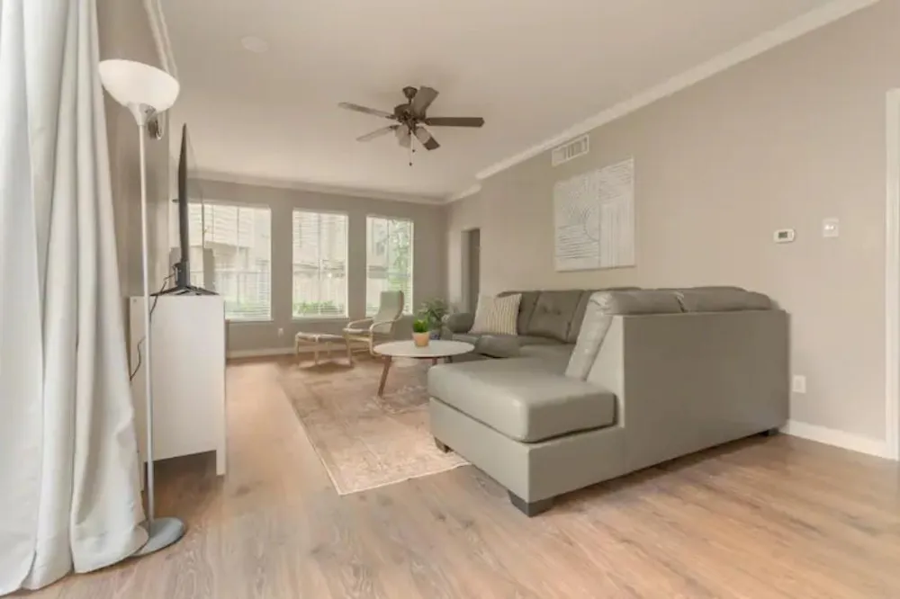 2100 Tanglewilde Street #77 Houston, TX 77063