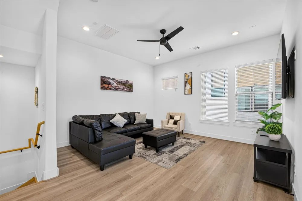 2341 Eagle Street Houston, TX 77004