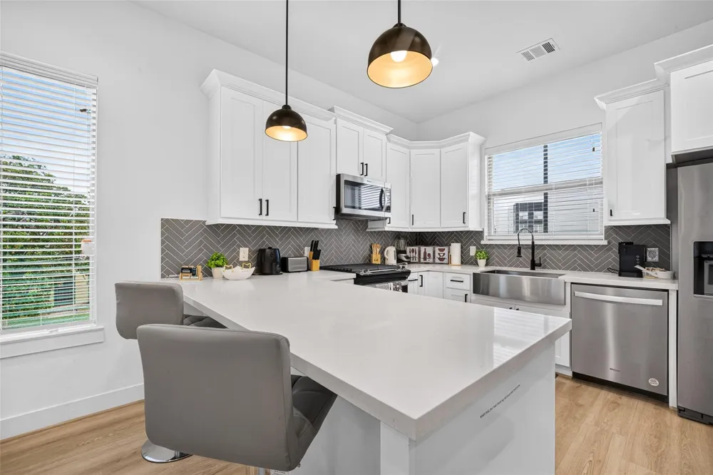 2341 Eagle Street Houston, TX 77004