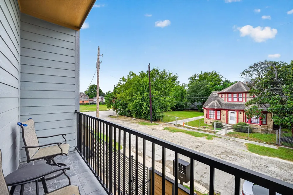 2341 Eagle Street Houston, TX 77004