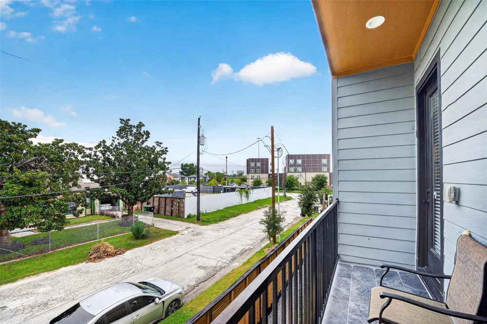 2341 Eagle Street Houston, TX 77004