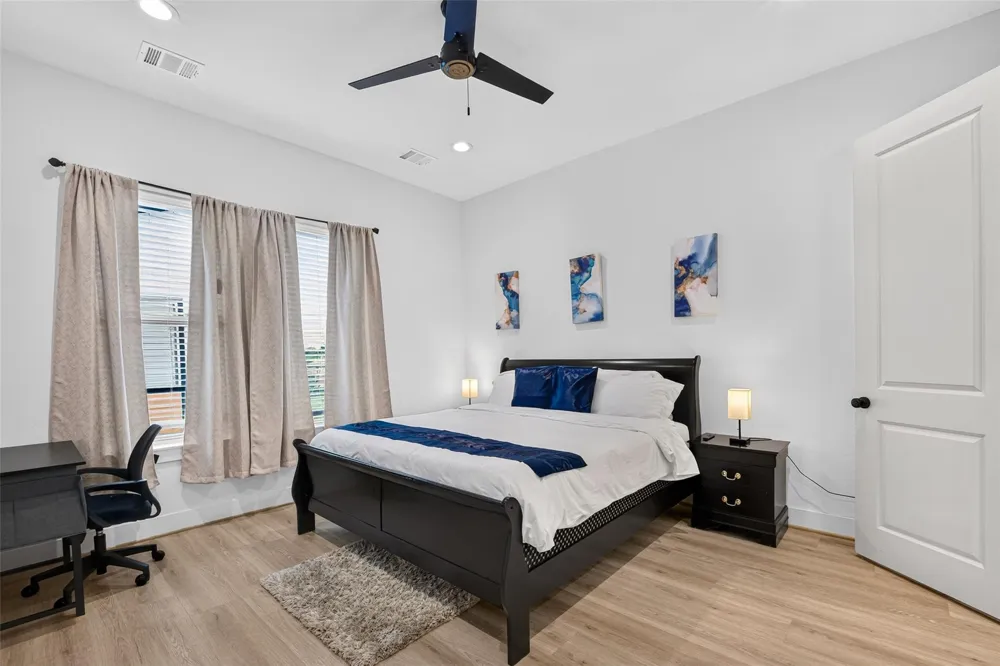 2341 Eagle Street Houston, TX 77004