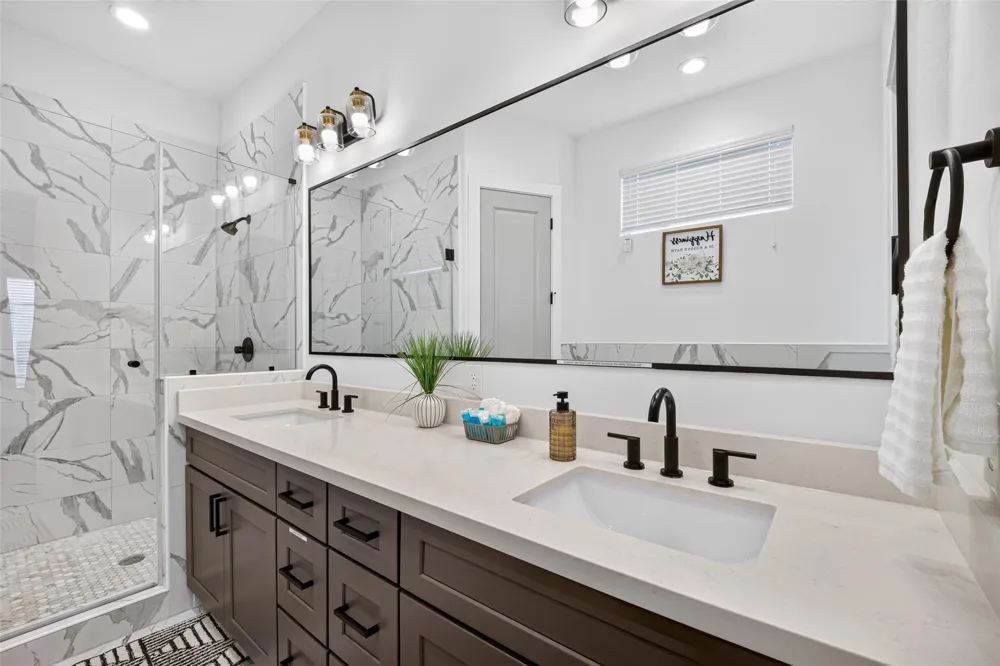 2341 Eagle Street Houston, TX 77004