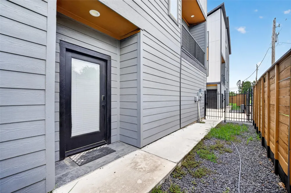 2341 Eagle Street Houston, TX 77004