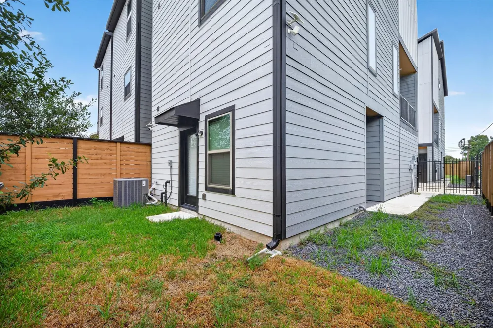 2341 Eagle Street Houston, TX 77004