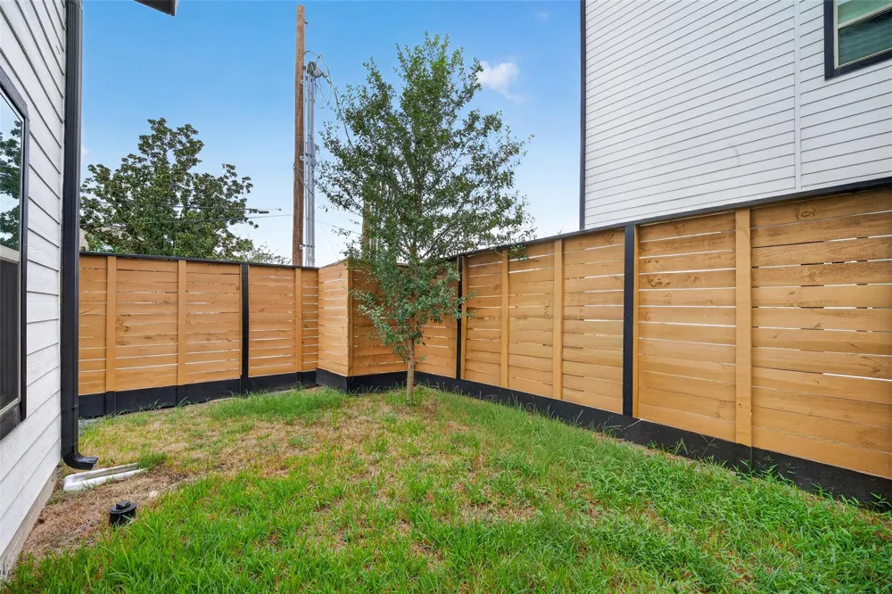 2341 Eagle Street Houston, TX 77004