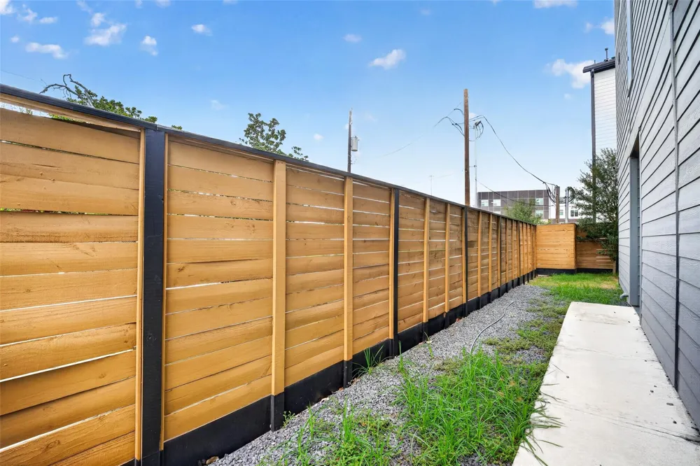 2341 Eagle Street Houston, TX 77004