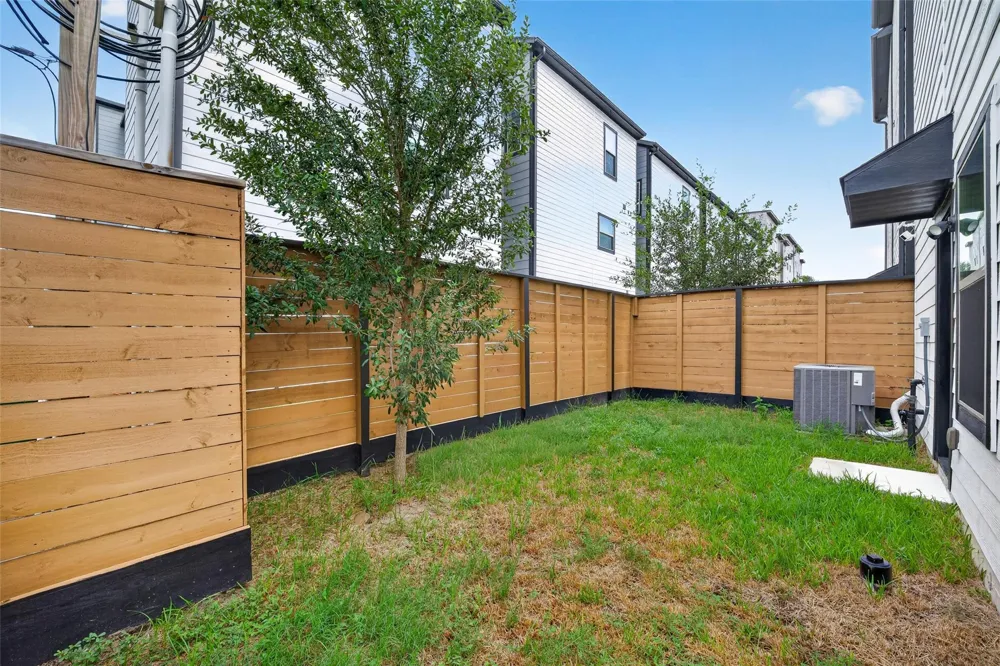 2341 Eagle Street Houston, TX 77004