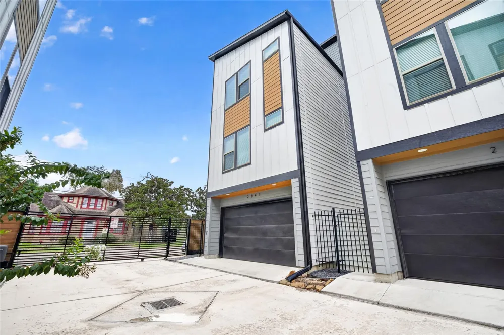 2341 Eagle Street Houston, TX 77004
