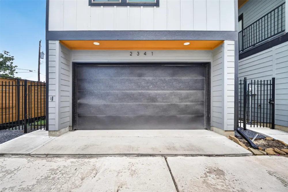 2341 Eagle Street Houston, TX 77004