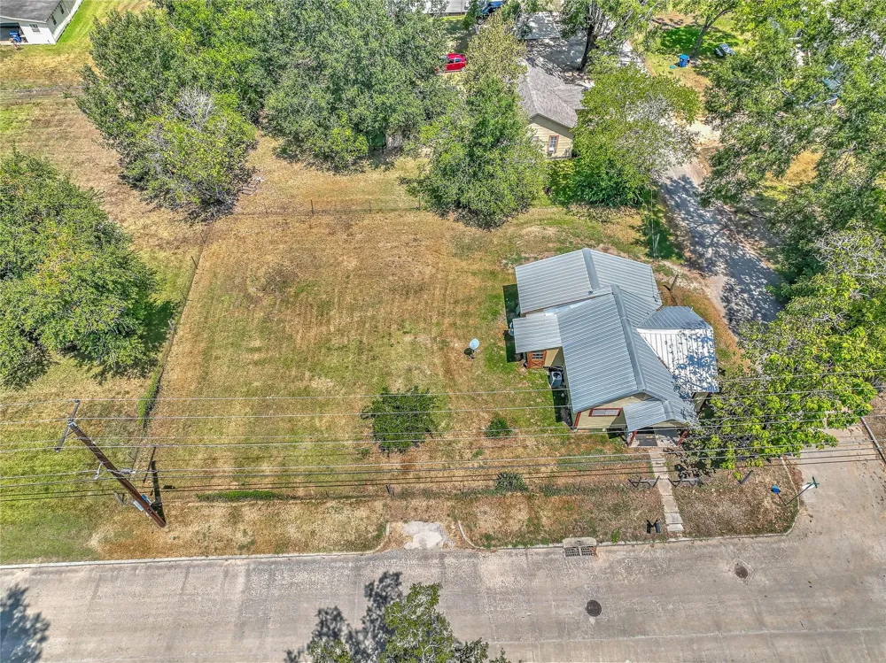 704 W West Street Livingston, TX 77351