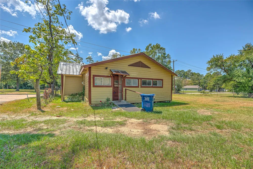 704 W West Street Livingston, TX 77351