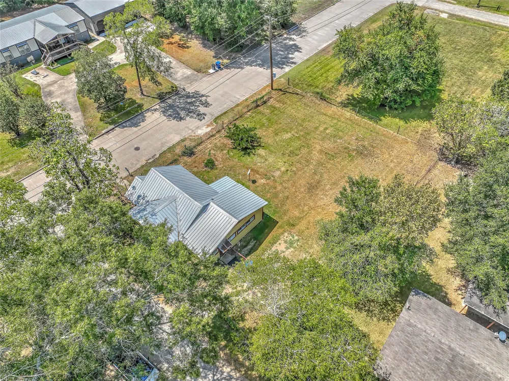 704 W West Street Livingston, TX 77351