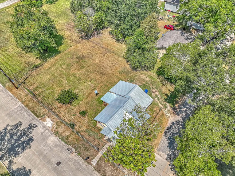 704 W West Street Livingston, TX 77351