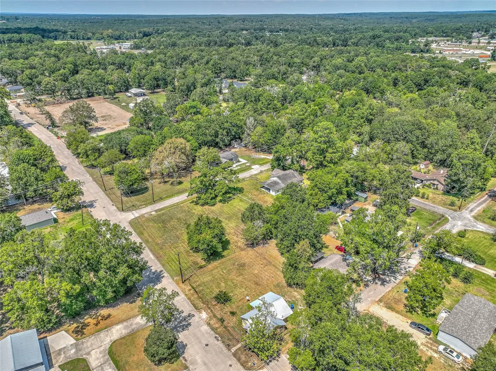 704 W West Street Livingston, TX 77351