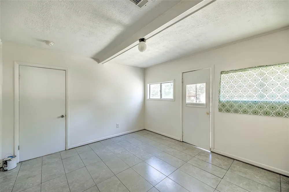 704 W West Street Livingston, TX 77351