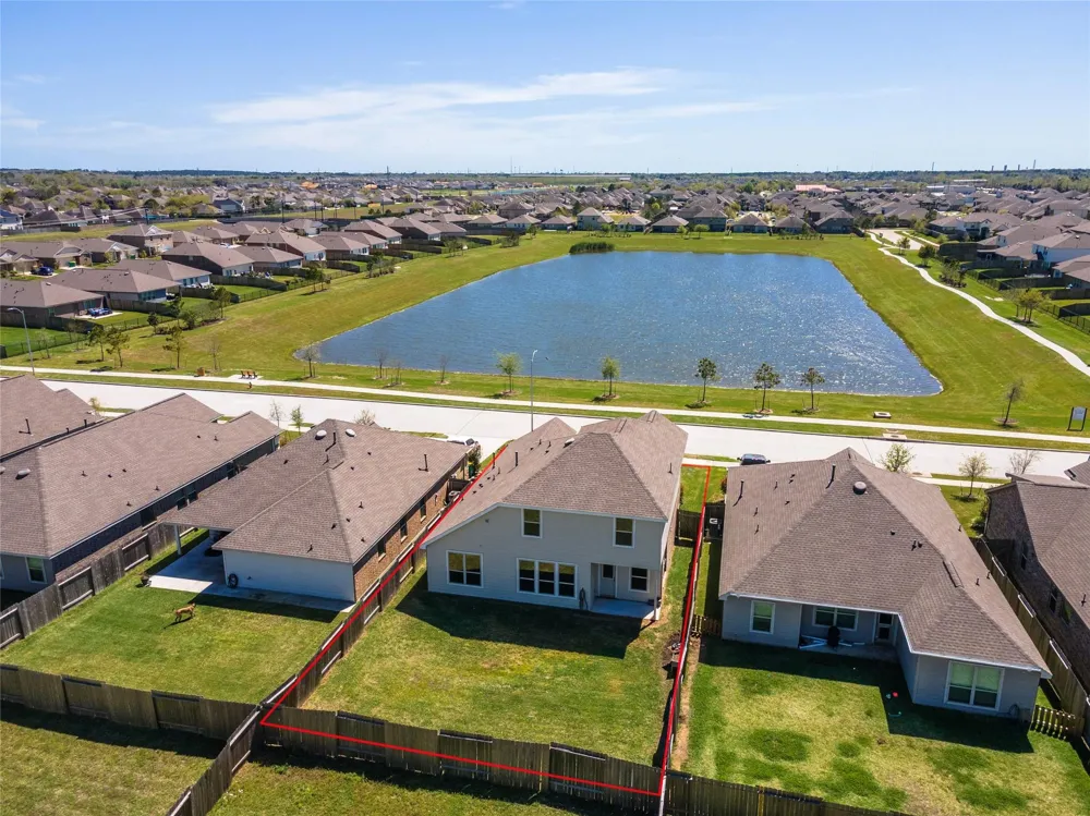 736 Scenic Lake Drive La Marque, TX 77568
