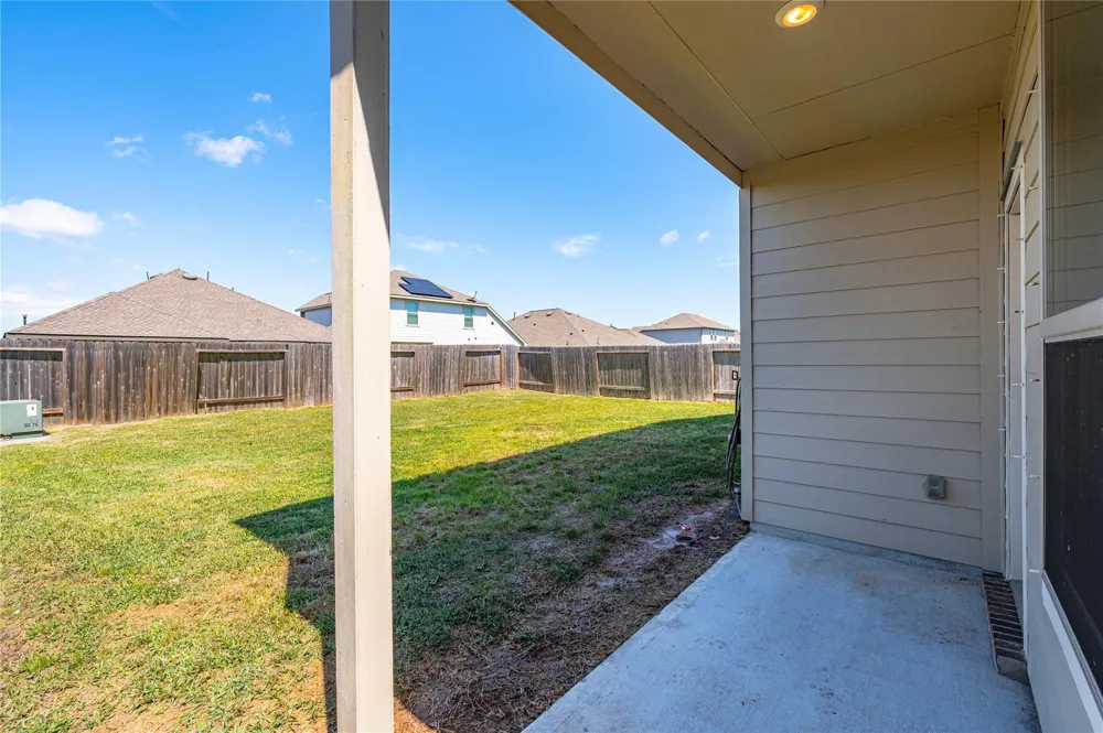 736 Scenic Lake Drive La Marque, TX 77568