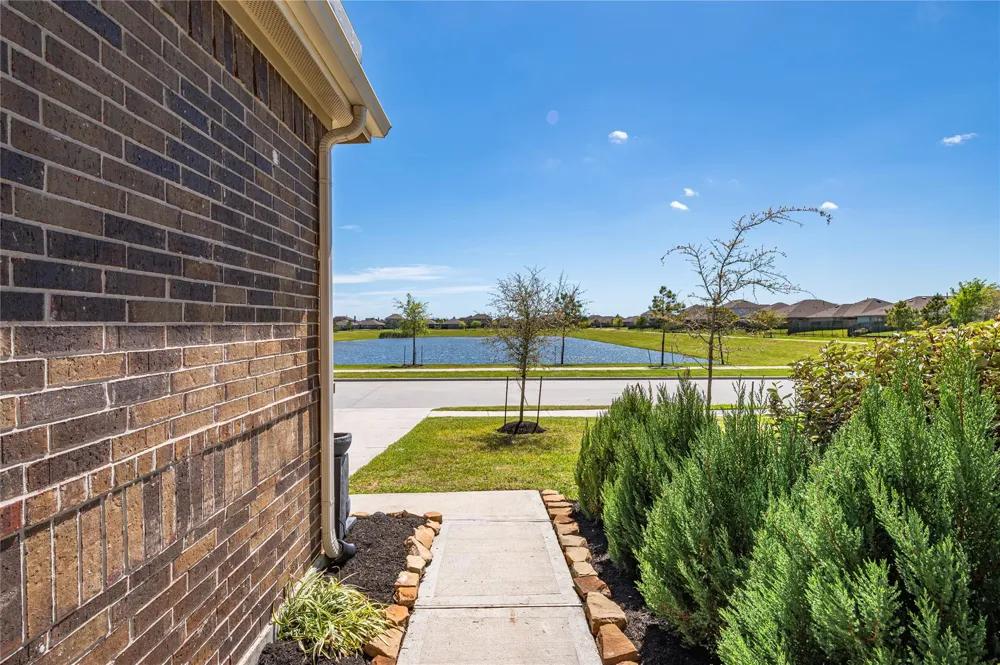 736 Scenic Lake Drive La Marque, TX 77568