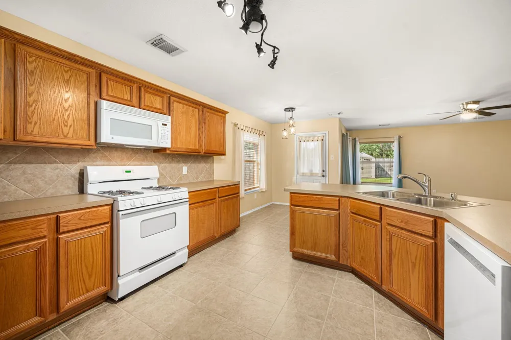 19426 Dolan Springs Drive Tomball, TX 77377