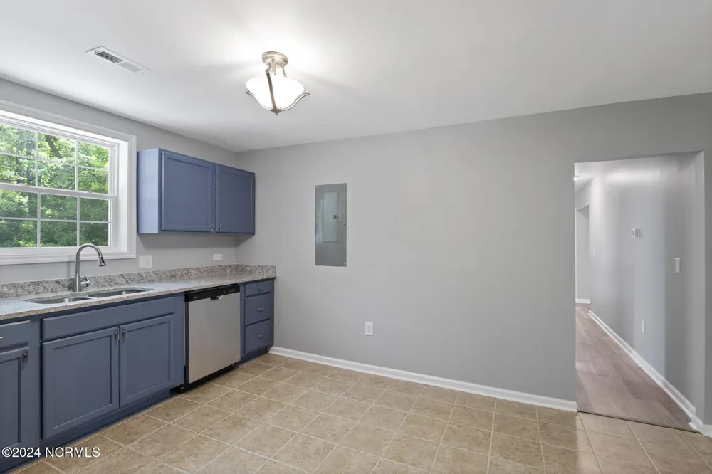 690 Maple Hill School Road Maple Hill, NC 28454