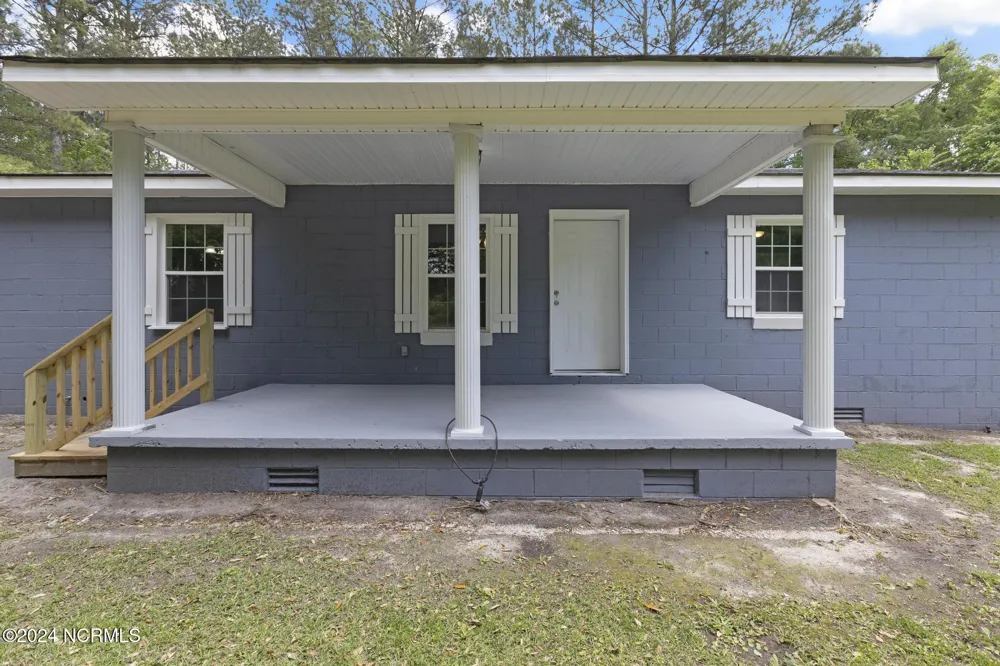 690 Maple Hill School Road Maple Hill, NC 28454