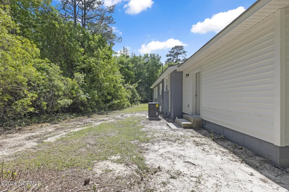 690 Maple Hill School Road Maple Hill, NC 28454