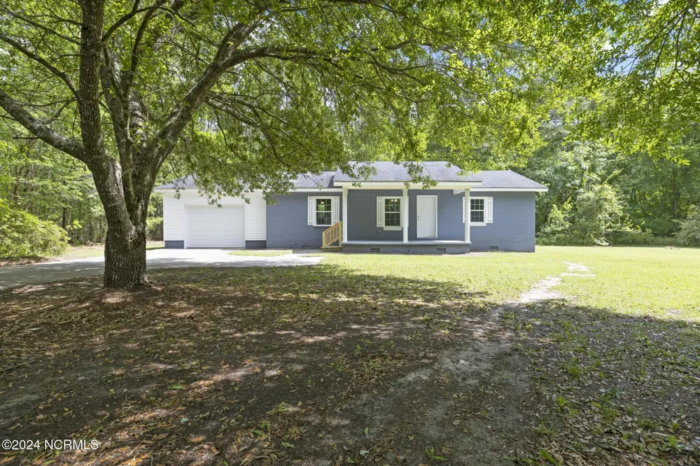 690 Maple Hill School Road Maple Hill, NC 28454