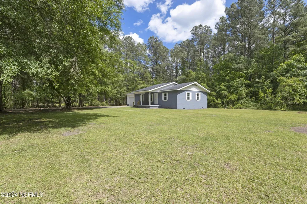 690 Maple Hill School Road Maple Hill, NC 28454