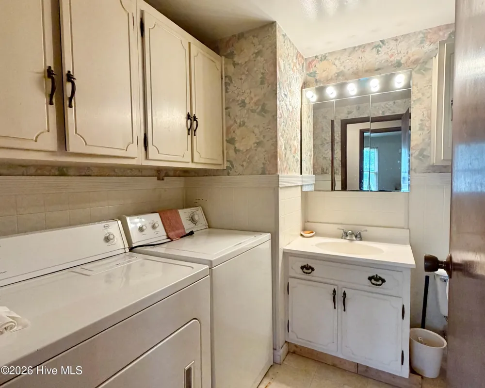 2802 Easy Street Newport, NC 28570