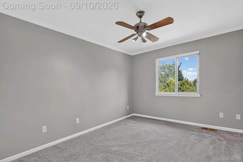 48802 Crescent Drive Macomb Township, MI 48044