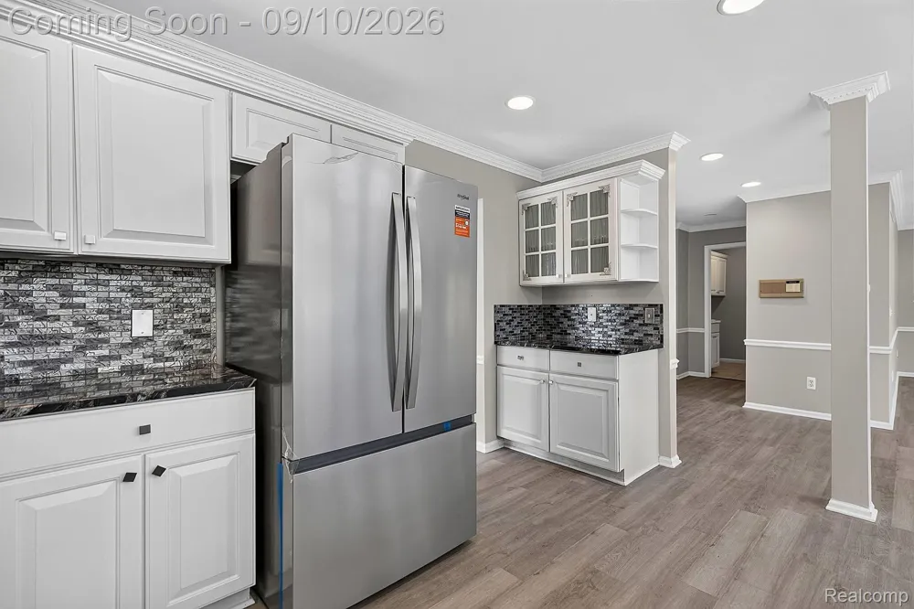 48802 Crescent Drive Macomb Township, MI 48044