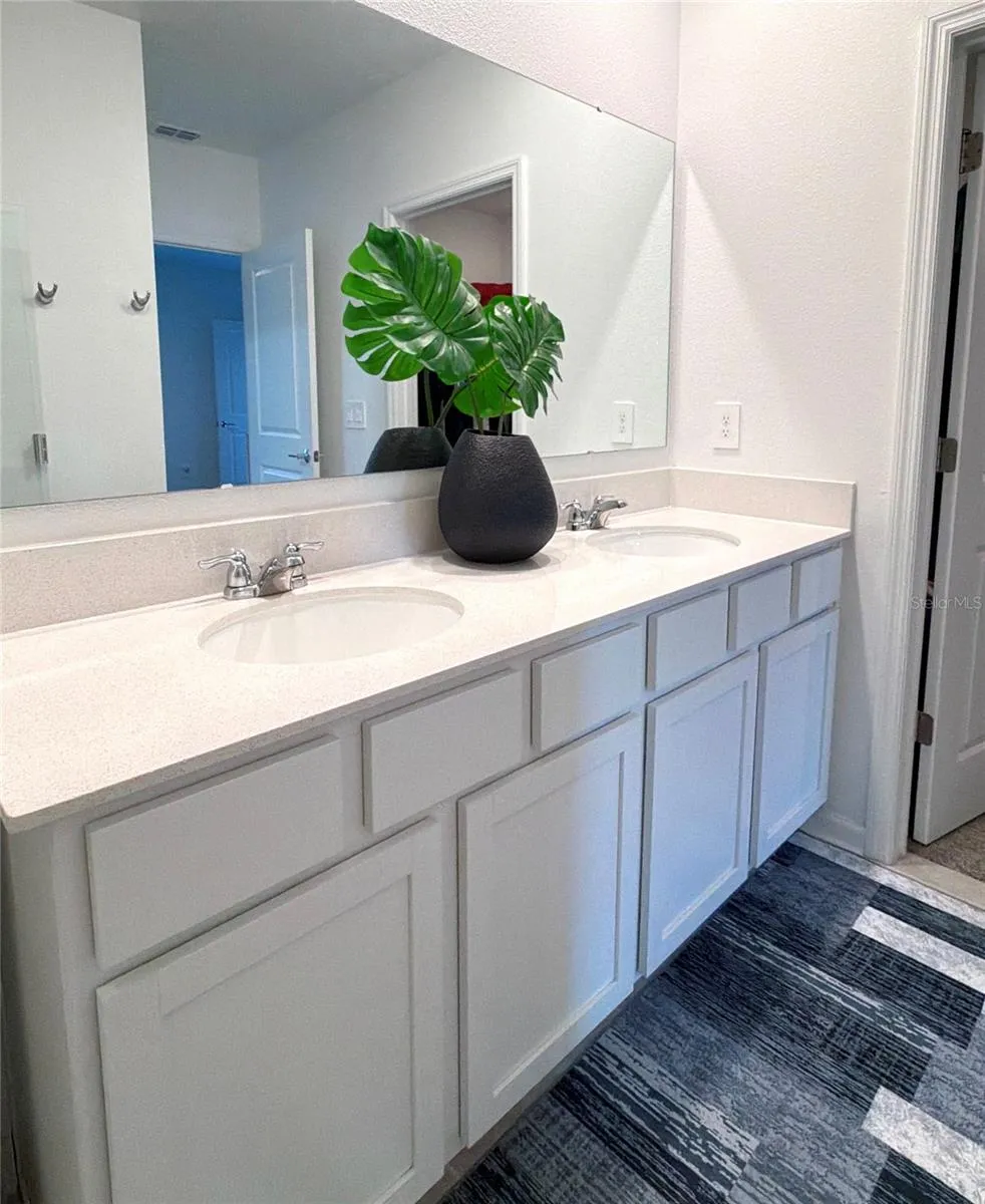 122 TINY FLOWER ROAD Davenport, FL 33837