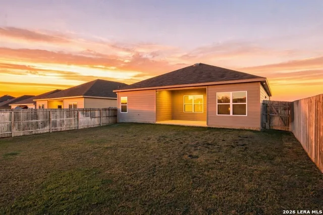 19916 Doc Holiday Dr Lytle, TX 78052