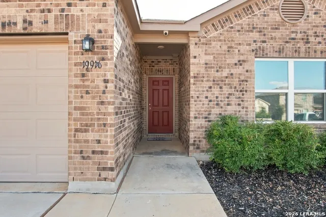 19916 Doc Holiday Dr Lytle, TX 78052