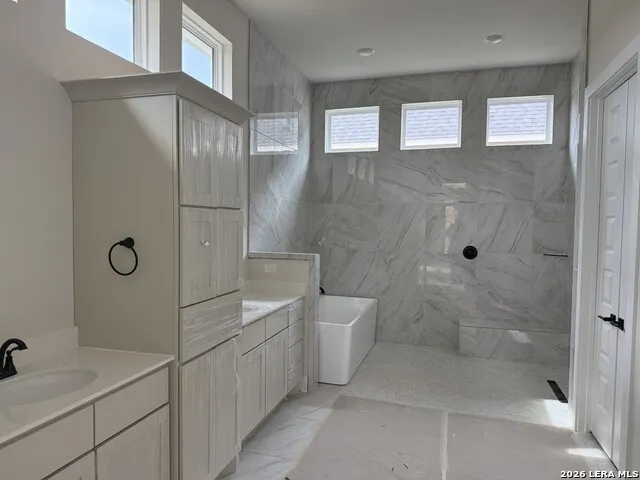 246 Raven Road Castroville, TX 78009