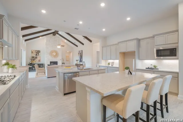 246 Raven Road Castroville, TX 78009
