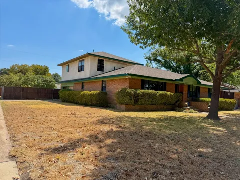 1302 Patricia Lane