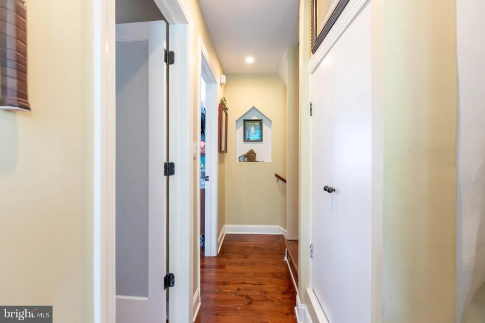 957 LAWRENCE Philadelphia, PA 19123