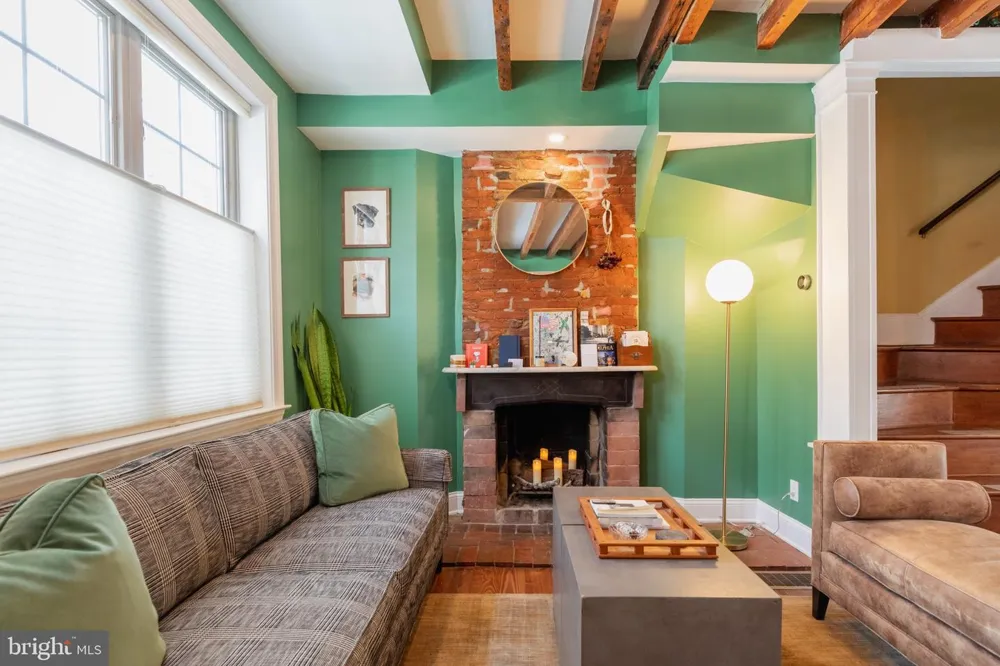 957 LAWRENCE Philadelphia, PA 19123