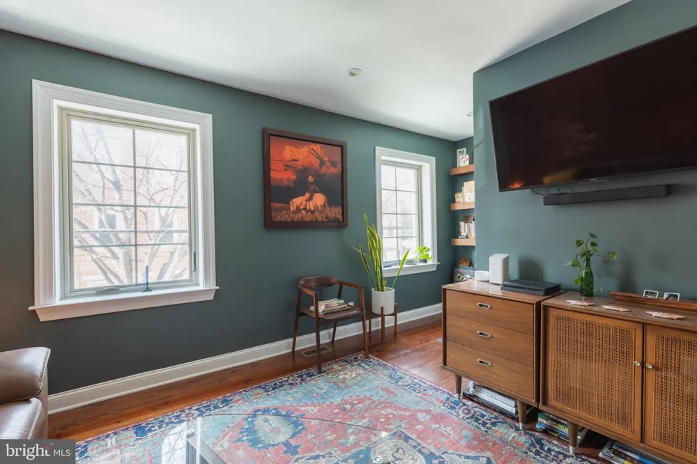 957 LAWRENCE Philadelphia, PA 19123