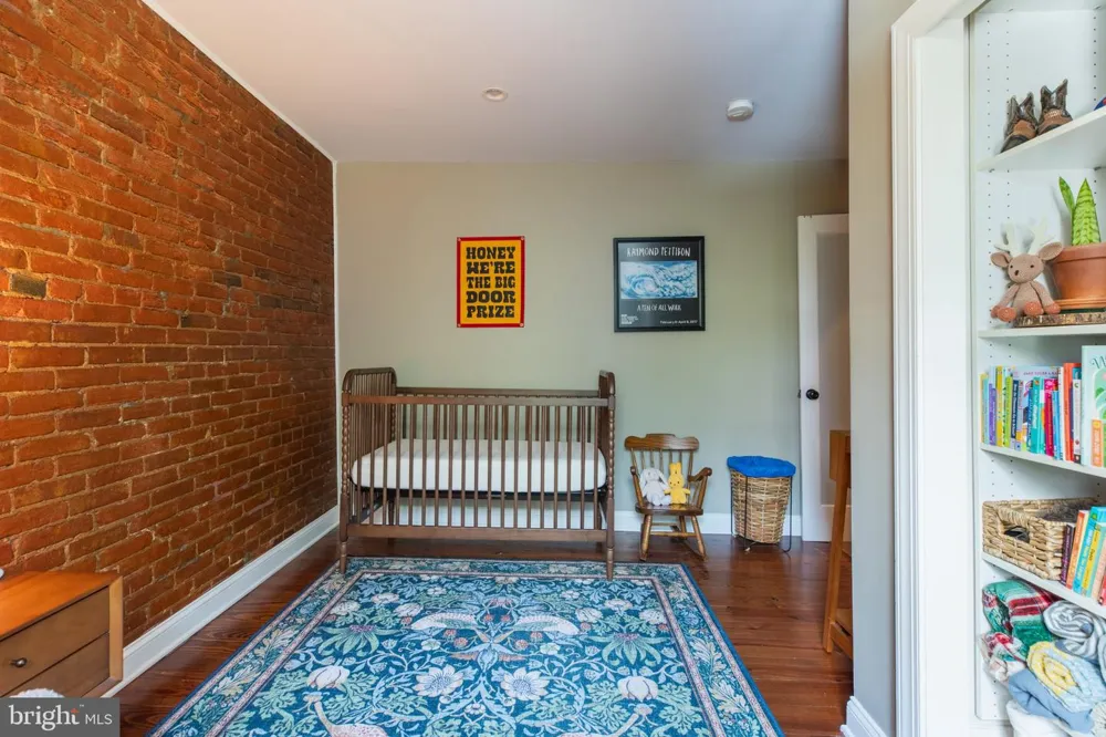 957 LAWRENCE Philadelphia, PA 19123