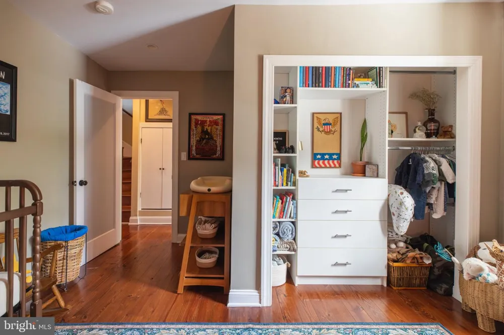 957 LAWRENCE Philadelphia, PA 19123