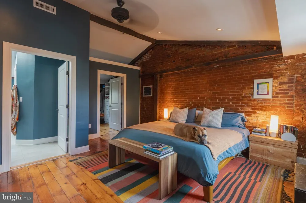 957 LAWRENCE Philadelphia, PA 19123