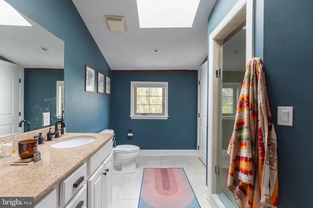 957 LAWRENCE Philadelphia, PA 19123
