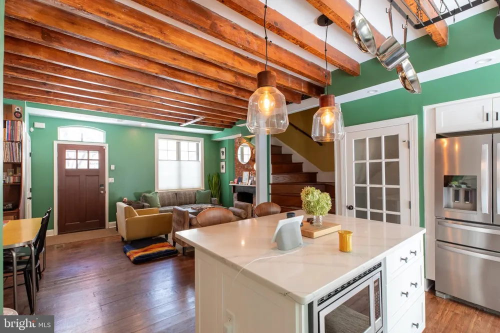 957 LAWRENCE Philadelphia, PA 19123
