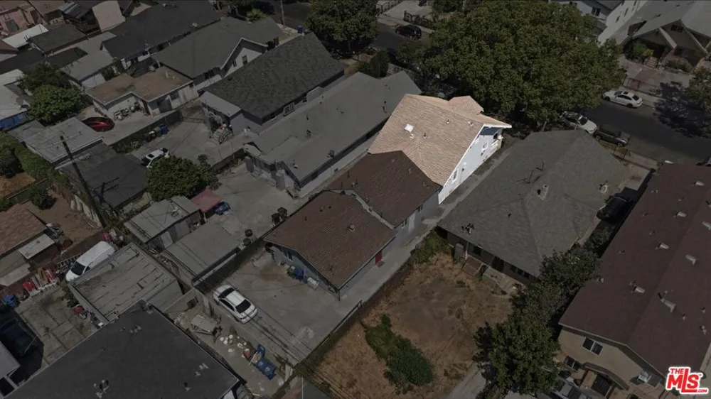 208 W 49th Street Los Angeles, CA 90037