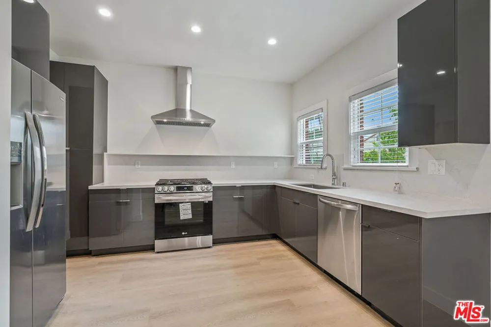 144 Swall Drive #5 Beverly Hills, CA 90211